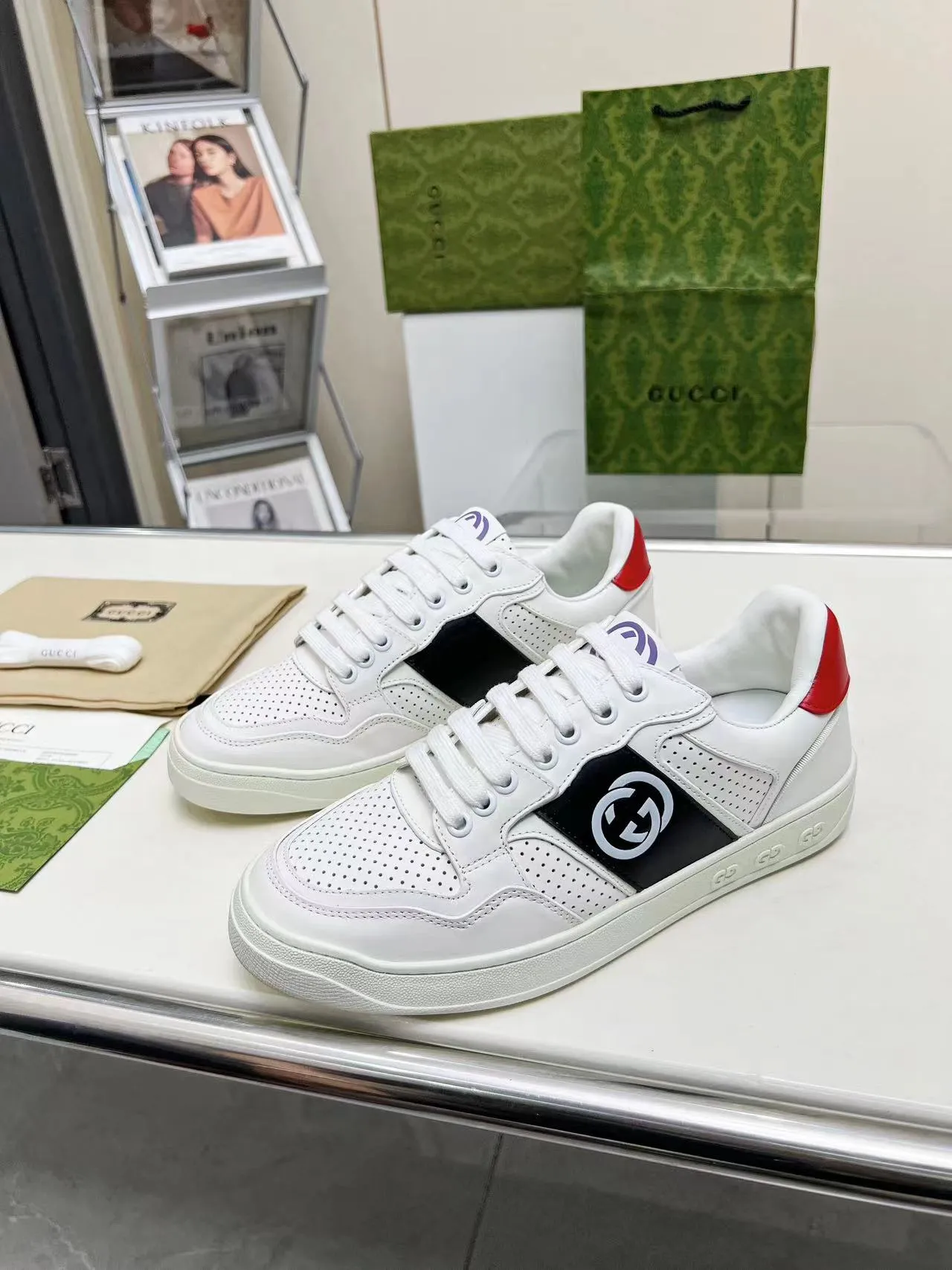 P620 💞💞Gucci G Home’s latest popular sports shoes, couple’s style, casual, retro white shoes 🌸🌸🌸 New popular series. The exquisite and compact interlocking double G logo romantically interprets the aesthetic concept of this series. Made of off-white leather, retro inspiration is cleverly blended into the sneaker design to reinterpret the brand logo. Exquisitely packaged at the delivery counter 🛍📦 ▪️Fabric: Original custom-made imported first-layer cowhide leather ▪️Lining: Original custom-made imported cowhide lining ▪️Outsole: Original molded two-color TPU outsole ▪️Size: Women's 35-40 / Men's 39-45